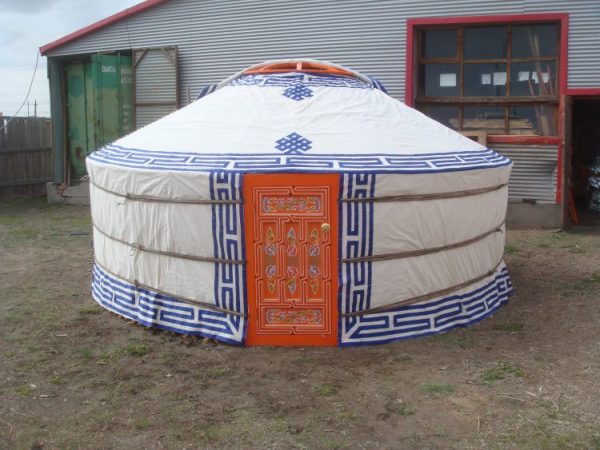 3-Wall Traditional Mongolian Yurt (4.4m / 14ft)